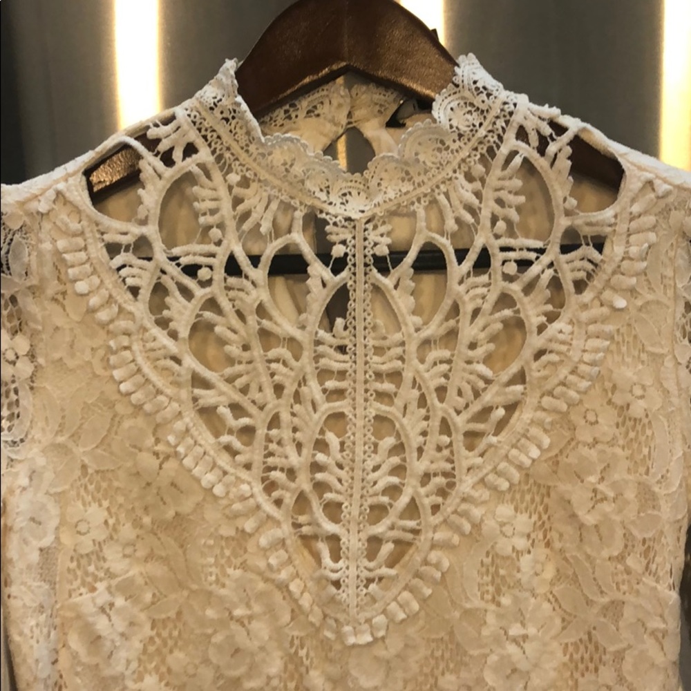 Lace Mini - Picture 2 of 8